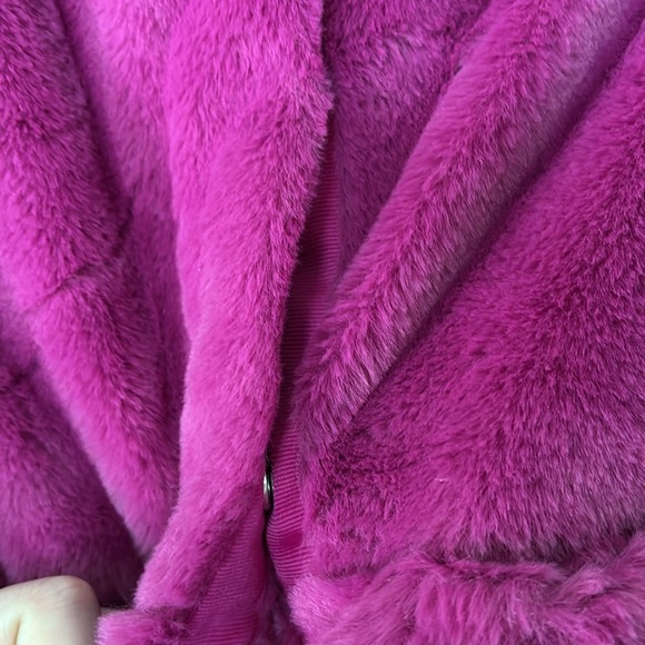 NWT Girls Toddler Cat & Jack Faux Fur Magenta Fully Lined Jacket Size 18M - Picture 3 of 9